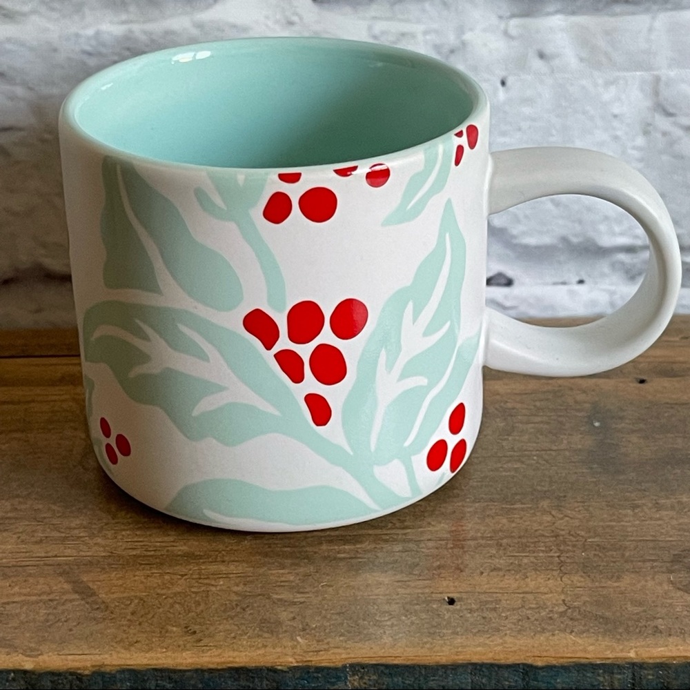 STARBUCKS 2018 Holly Berry 12oz Mug Cup - Picture 4 of 7